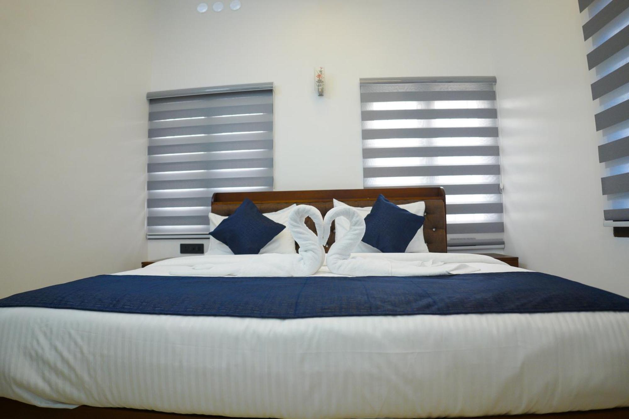 Teak And Lake Homestay Thekkady Buitenkant foto