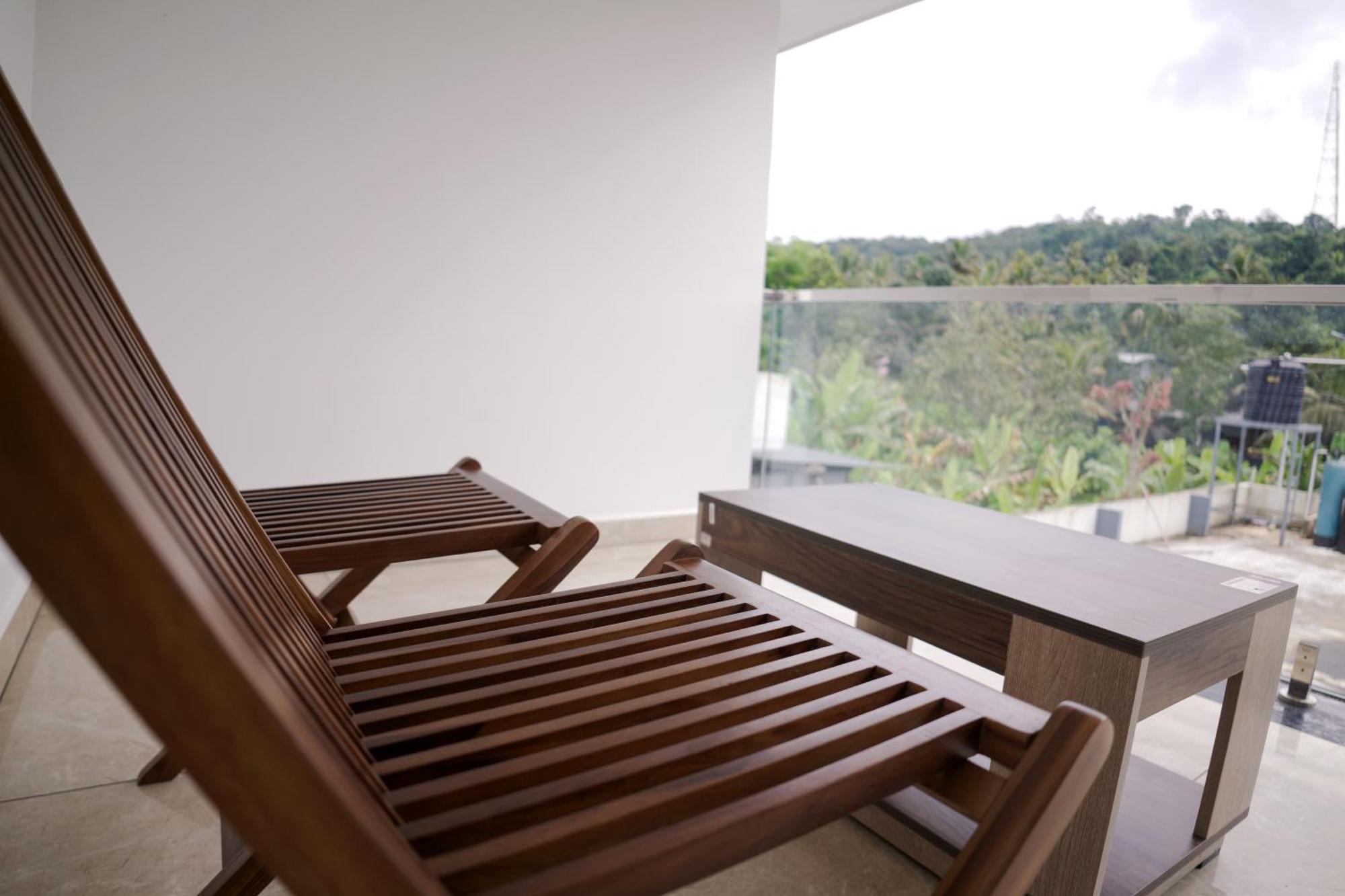 Teak And Lake Homestay Thekkady Buitenkant foto